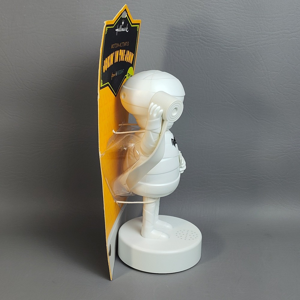 Hallmark Jokin In The John Motion Activated Talking Toilet Paper Mummy Halloween - Picture 6 of 11